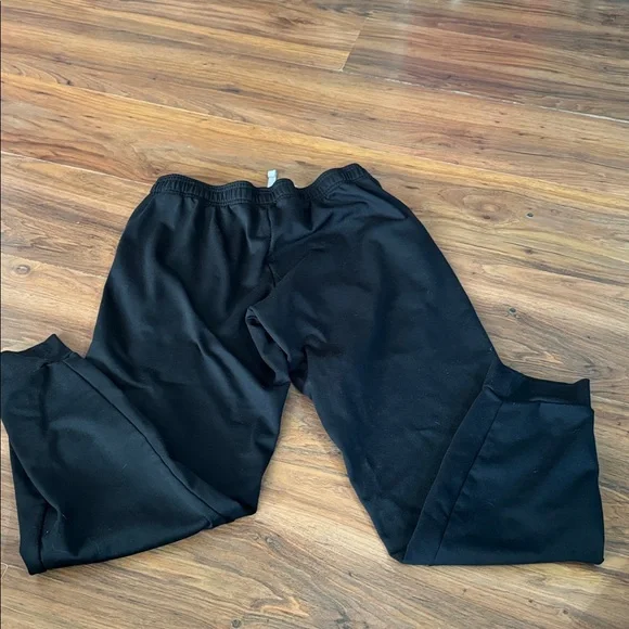 Under Armour Black Athletic Pants - Picture 2 of 2
